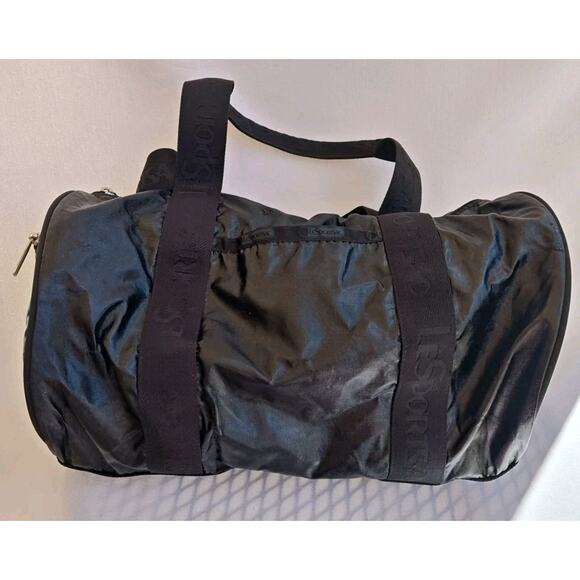Lesportsac Weekender Bag Black Shiny 14" Overnight Pockets Coated Duffe Bag Rare - Picture 1 of 14